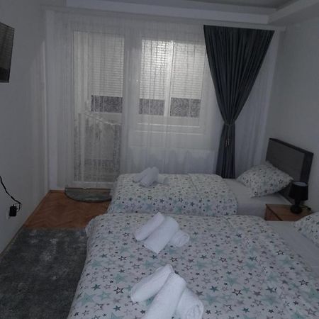 Holiday Apartaments 2 Ni Exteriér fotografie