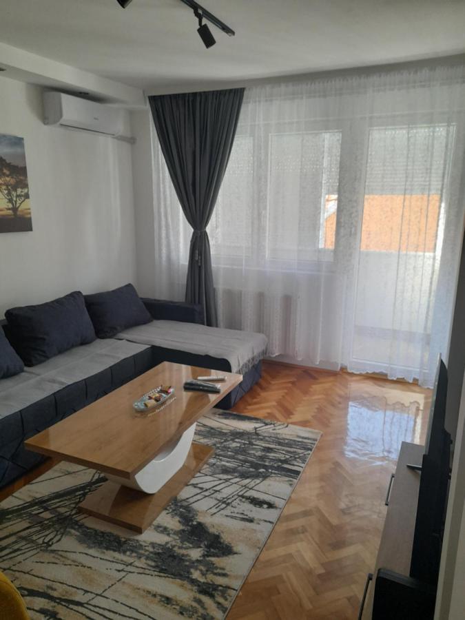 Holiday Apartaments 2 Ni Exteriér fotografie