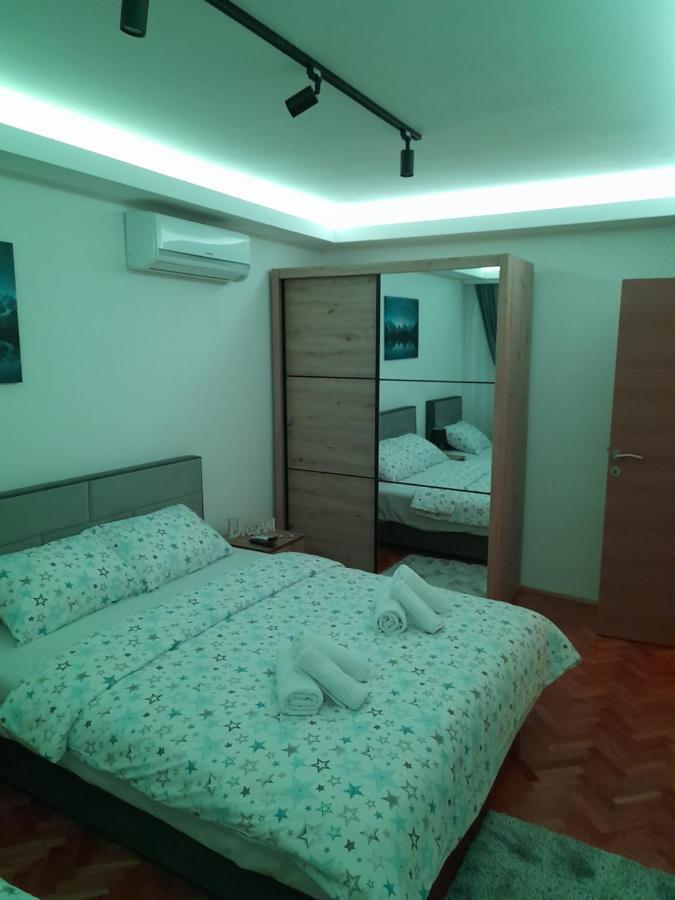 Holiday Apartaments 2 Ni Exteriér fotografie