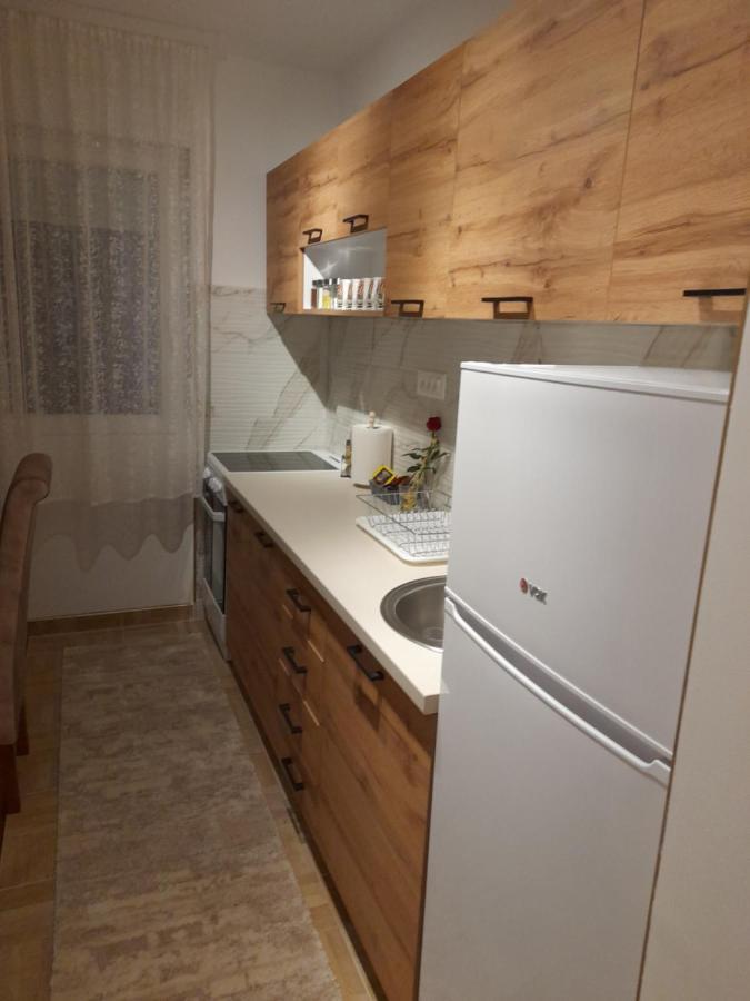 Holiday Apartaments 2 Ni Exteriér fotografie