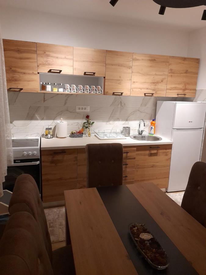 Holiday Apartaments 2 Ni Exteriér fotografie