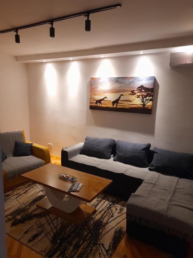 Holiday Apartaments 2 Ni Exteriér fotografie