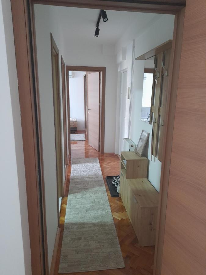 Holiday Apartaments 2 Ni Exteriér fotografie